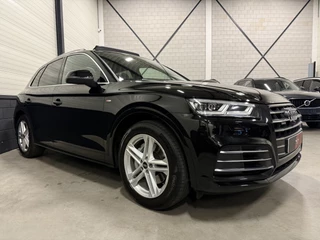 Audi Q5 Audi Q5 55 TFSI e quattro Competition 367PK S-Line PANO/LUCHTVERING/TREKHAAK/360CAMERA/MASSAGE/KEYLESS/MATRIX/VIRTUAL/CARPLAY/SFEER/19