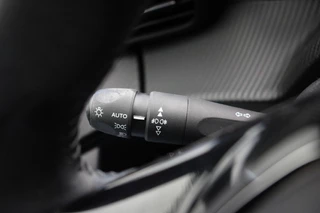 Peugeot e-2008 Peugeot e-2008 EV Allure 50 kWh - Digital Cockpit, Carpla, SOH 88% - afbeelding nr 24