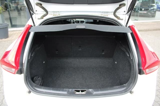 Volvo V40 Volvo V40 2.0 T2 R-Design/Navi/Tel/Pdc/Trekhaak/ - afbeelding nr 21