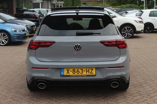 Volkswagen Golf Volkswagen Golf 2.0 TSI GTI Clubsport / Panoramadak / Camera / Head-up / 19'' / IQ Lights / Keyless / Dodehoek / DAB / Stoelverwarming / ACC - afbeelding nr 15