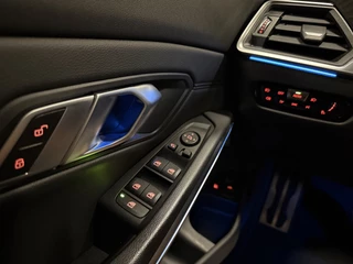 BMW 3 Serie BMW 3 Serie Touring 330e xDrive M-Sport PANO/LASER/360CAMERA/ADAPTIVE M-ONDERSTEL/ACC/LEER-ALCANTARA/19
