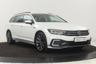 Volkswagen Passat Volkswagen Passat 1.4 TSI PHEV GTE | Head-Up | Stoelverwarming |  Camera | Adaptive cruise | Massage | Side Assist | Carplay | Matrix LED | Achterbankverwarming | Navigatie - afbeelding nr 37