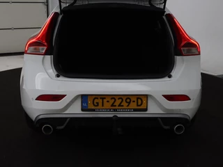 Volvo V40 Volvo V40 2.0 D2 R-Design | Stoelverwarming | Trekhaak |  Xenon | Leder/Alcantara | Navigatie | Parkeerhulp | Climate control - afbeelding nr 10