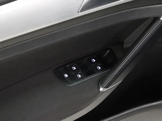Volkswagen Golf [SCHUIFKANTELDAK, STOELVERWARMING, PDC V+A, CLIMATE CONTROL, BLUETOOTH TELEFOONVERBINDING, NAVIGATIE, NIEUWSTAAT] - afbeelding nr 18