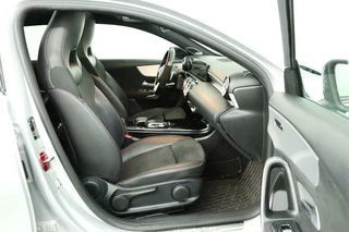 Mercedes-Benz A-Klasse Mercedes Aklasse 200 Widescreen AMG Leder Pano Velgen 163pk - afbeelding nr 9