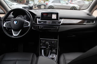 BMW 2 Serie BMW 2 Serie Active Tourer 225xe iPerformance High Exe. / Panoramadak / Camera / Head-up / Leder / Keyless / Navigatie / DAB / Stuurverwarming / Cruise Control - afbeelding nr 2