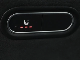 Mercedes-Benz A-Klasse Mercedes-Benz A-klasse 180d AMG | 36.600km NAP | Panoramadak | Stoelverwarming | Carplay | Camera | Full LED | Navigatie | Leder/Alcantara | Widescreen - afbeelding nr 7