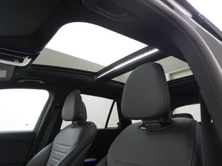 Mercedes-Benz GLC Mercedes-Benz GLC 300e AMG // Trekhaak // Distronic // Panoramadak // Memory // 360 Camera // Keyless // 20 inch - afbeelding nr 16