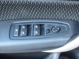 BMW 1 Serie BMW 1-serie 116d Sport Automaat Clima Stoelverwarming PDC - afbeelding nr 16