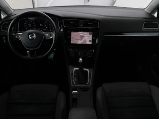 Volkswagen Golf Volkswagen Golf 1.0 TSI Highline | Stoelverwarming | Trekhaak |  Massage | Carplay | Adaptive cruise | Active Info Display | Navigatie | Parkeerhulp | Climate control - afbeelding nr 9