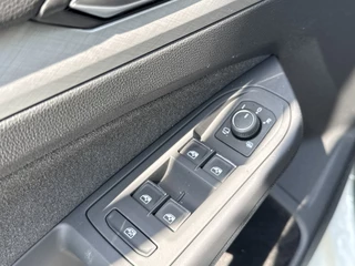 Volkswagen Golf Volkswagen Golf NEW 1.5 TSI LIFE PDC/CARPLAY/FABRIEKSGARANTIE - afbeelding nr 19