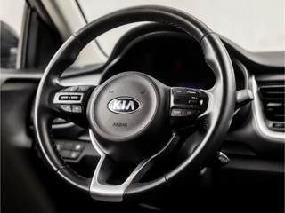 Kia Stonic (APPLE CARPLAY, NAVIGATIE, CAMERA, PARKEERSENSOREN, SPORTSTOELEN, CRUISE, GETINT GLAS, NIEUWE APK, NIEUWSTAAT) - afbeelding nr 18