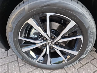 Toyota C-HR Toyota C-HR 2.0 PHEV 220 First parkeersensoren voor en achter - afbeelding nr 6