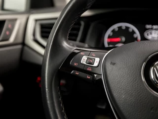 Volkswagen Polo Volkswagen Polo 1.0 Sportline (APPLE CARPLAY, GROOT NAVI, LM VELGEN, SPORTSTOELEN, CRUISE, LED ACHTERLICHTEN, NIEUWE APK, NIEUWSTAAT) - afbeelding nr 18
