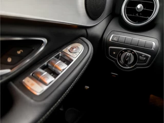 Mercedes-Benz C-Klasse 279Pk Automaat (NAVIGATIE, LUCHTVERING, CAMERA, LEDER, GETINT GLAS, SPORTSTOELEN, STOELVERWARMING, SFEERVERLICHTING, NIEUWE APK, NIEUWSTAAT) - afbeelding nr 23
