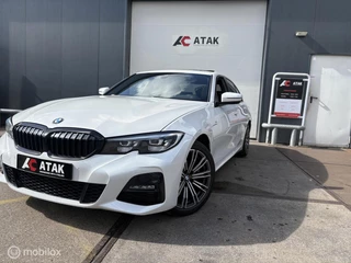 BMW 3 Serie 330e M Sport Schuifdak Carplay