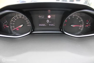 Peugeot 308 Peugeot 308 1.2 PureTech Blue Lease Executive, Trekhaak, Pano, voor/achter Pdc + Camera, App connect, Cruise, Navi, Clima, Donker glas. - afbeelding nr 29