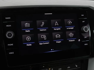 Volkswagen Passat Volkswagen Passat 1.4 TSI GTE | Panoramadak | Stoelverwarming |  Leder/Alcantara | Camera | Carplay | Adaptive cruise | Matrix LED | Massage | Navigatie - afbeelding nr 30