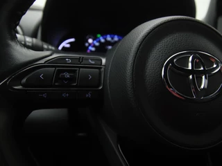 Toyota Yaris Cross Toyota Yaris Cross 1.5 Hybrid Adventure automaat | CarPlay | Navigatie | Parkeersensoren | Achteruitrijcamera | Stoelverwarming | LED verlichting | Elektrische kofferklep - afbeelding nr 24