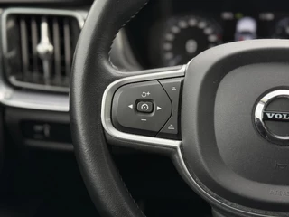 Volvo V60 Volvo V60 2.0 B3 Aut. 163pk MHEV Momentum | Navi | LED | Trekhaak | LMV - afbeelding nr 19