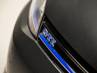 Volkswagen Golf Volkswagen Golf 1.4 TSI GTE 204Pk Automaat (SCHUIFDAK, NAVIGATIE, CLIMATE, CAMERA, GETINT GLAS, SPORTSTOELEN, LED KOPLAMPEN, CRUISE, NIEUWE APK, NIEUWSTAAT) - afbeelding nr 39