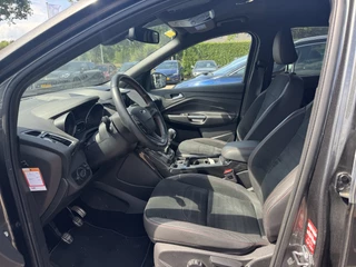 Ford Kuga Ford Kuga 1.5 EcoBoost ST Line / Trekhaak / Camera / Leder&Alcantara / Keyless / 18'' / Navigatie / Getint glas / Xenon / Cruise Control - afbeelding nr 5
