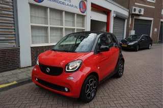 Smart Fortwo Verwarmd stuurwiel | Stoelverwarming |  Stoelverwarming | Cruise control | LED pakket | 15inch sportvelgen | Touchscreen Full Map Navigatie | BlueTooth interface | Mirrorlink/ Android Auto | Achteruitrijcamera | Parkeersensoren - afbeelding nr 25