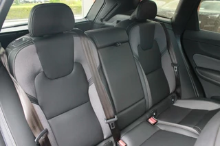 Volvo XC60 Volvo XC60 T6 Recharge AWD Ultimate Dark | Long Range | Panoramadak | Parkeercamera | Stoelverwarming | Pilot Assist | Glossy Black | Keyless - afbeelding nr 21