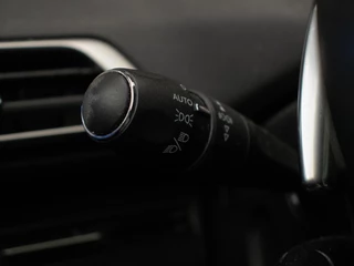 Peugeot 3008 Peugeot 3008 1.2 PureTech Allure Sport (PANORAMADAK,APPLE CARPLAY,NAVI,LED,CAMERA,360 VIEW,PDC,CRUISE,LANE,CLIMATE,NETTE STAAT) - afbeelding nr 11