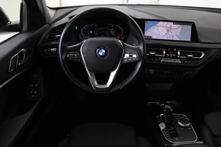 BMW 1 Serie BMW 1-serie 118i Executive Edition | Sport Line | Carplay |  Full LED | Sportstoelen | Climate control | Navigatie | Parkeerhulp | Live Cockpit | Cruise control - afbeelding nr 3