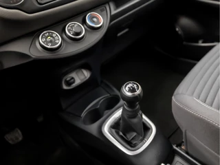Toyota Yaris Toyota Yaris 1.0 VVT-i Sport (AIRCO, BLUETOOTH, ELEK RAMEN, SPORTSTOELEN, MULTIFUNCTIONEEL STUURWIEL, NIEUWE APK, NIEUWSTAAT) - afbeelding nr 10