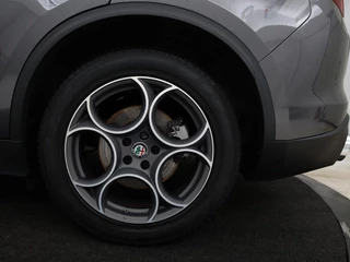 Alfa Romeo Stelvio Alfa Romeo Stelvio 2.0 T Q4 Super | Camera | Sportstoelen | Xenon |  Navigatie | Elektrische achterklep | Cruise control - afbeelding nr 30