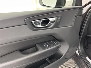 Volvo XC60 Volvo XC60 2.0 T6 Plug-in Hybrid AWD Inscription Expression (INCL-BTW)  AUT. *PANO | LUXURY-LEATHER | FULL-LED | HEATED-SPORTSEATS | NAVI-FULLMAP | CAMERA | PDC | ADAPT.CRUISE | CARPLAY | DIGI-COCKPIT | BLIS | SIPS | KEYLESS | 18