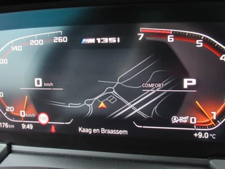 BMW 1 Serie BMW 1 Serie M135i xDrive Executive Edition 306 PK, Full LED / Carplay / PDC / Stoelverwarming / 19' M dubbelspaak velgen - afbeelding nr 16