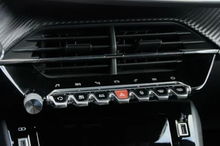 Peugeot 208 Peugeot 208 1.2 PureTech GT Automaat | Pano-dak | CarPlay | Virtual 3D | 360 Camera | Keyless | Sfeer | LED | PDC | - afbeelding nr 17