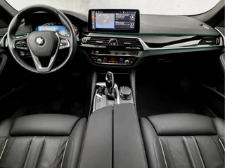 BMW 5 Serie 245Pk Automaat (PANORAMADAK, APPLE CARPLAY, LUCHTVERING, GROOT NAVI, 360 CAMERA, MEMORY SEATS, LEDER, SFEERVERLICHTING, ADAPTIVE CRUISE, HEAD-UP DISPLAY, TREKHAAK, NIEUWSTAAT) - afbeelding nr 6