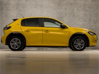 Peugeot e-208 Peugeot e-208 EV Allure Sport 50 kWh Automaat (APPLE CARPLAY, GROOT NAVI, 360 CAMERA, KEYLESS, SPORTSTOELEN, GETINT GLAS, LM VELGEN, LED KOPLAMPEN, NIEUWSTAAT) - afbeelding nr 4