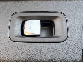 Mercedes-Benz GLC Navigatie Trekhaak Panoramadak 360 Camera Elek Stoelen + Verwamring 20 Inch Velgen Keyless DAB Carplay NL Auto - afbeelding nr 40