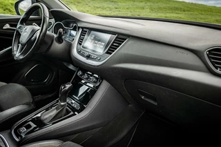 Opel Grandland X Opel Grandland X 1.2 Turbo Innovation| Nap| Camera| Trekhaak - afbeelding nr 2