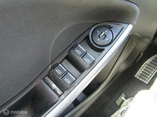 Ford Focus Ford Focus 1.6 EcoBoost Titanium | PDC, Stoelverwarming, Trekhaak - afbeelding nr 12