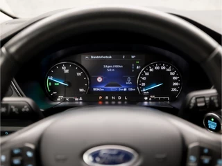 Ford Kuga Ford Kuga 2.5 PHEV Titanium 225Pk Automaat (APPLE CARPLAY, GROOT NAVI, STUUR/STOELVERWARMING, ADAPTIVE CRUISE, CAMERA, KEYLESS, TREKHAAK, STOELVERWARMING ACHTER, ELEK ACHTERKLEP, NIEUWSTAAT) - afbeelding nr 24