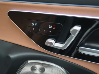 Mercedes-Benz E-Klasse Mercedes-Benz E-Klasse 300e AMG // Burmester 4D // Panoramadak // Headup // Distronic // Leder // Memory // 360 Camera // Stoelventilatie // Keyless - afbeelding nr 45