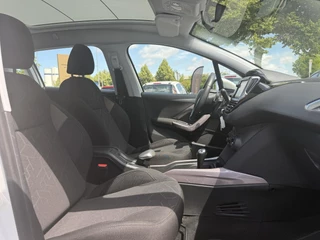 Peugeot 2008 Peugeot 2008 1.2 PureTech Active Automaat,2e Eigenaar,Pano,Navi,Dealer Onderhouden,Airco,Cruise,Extra Set winter,Apk tot 06-2026 - afbeelding nr 7