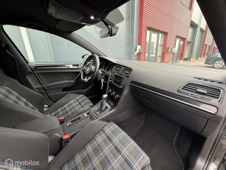 Volkswagen Golf Volkswagen Golf 1.4 TSI GTE 204PK Trekhaak/Carplay/LED/18