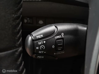 Peugeot 208 PEUGEOT 208 1.2 PURETECH ACTIVE/AIRCO/PDC/CARPLAY/LED/BLUETOOTH/LANE ASSIST/NAVI/CRUISE - afbeelding nr 43