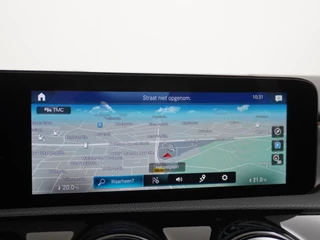 Mercedes-Benz A-Klasse Mercedes-Benz A-Klasse 250e AMG // Panoramadak // Memory // Trekhaak // Keyless // Carplay // Sfeerverlichting // MultiBeam LED // Night Pakket // Augmented Reality - afbeelding nr 29