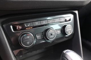 Volkswagen Tiguan Pano / Trekhaak / Massage Stoel / LED / Stoelverwarming / Camera / - afbeelding nr 12