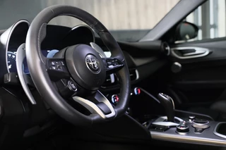 Alfa Romeo Giulia Alfa Romeo GIULIA 2.0 T GME AWD Tributo Italiano / FACELIFT / Digital Cockpit / Acc / HK / Leder / Elek Stoelen / Camera / 19 Inch - afbeelding nr 7