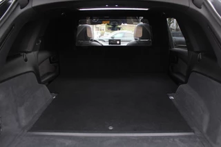 Audi SQ7 Audi SQ7 4.0 TDI quattro GRIJS KENTEKEN / Trekhaak / Panoramadak / 360Camera / Head-up / 23'' / Luchtvering / Keyless / Bose / Dodehoek / DAB / Apple CarPlay / Nachtzicht / Matrix LED / ACC / Stoelverwarming - afbeelding nr 16