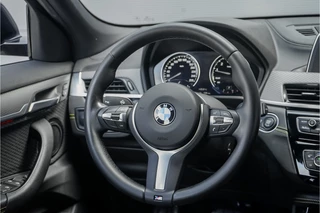 BMW X2 BMW X2 sDrive20i M-Sport High Ex Shadow Navi Trekhaak 19